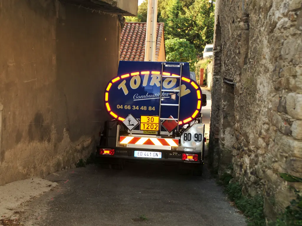 Livraison de fioul dans un village dans le Gard
